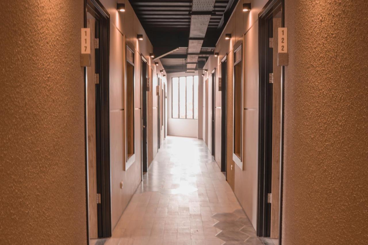 Hotel Loa Living Solo Baru Grogol Exterior foto