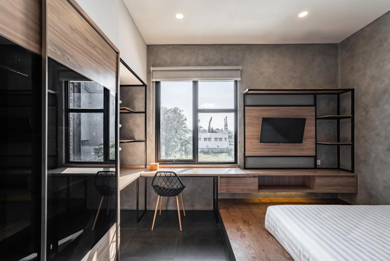 Hotel Loa Living Solo Baru Grogol Exterior foto