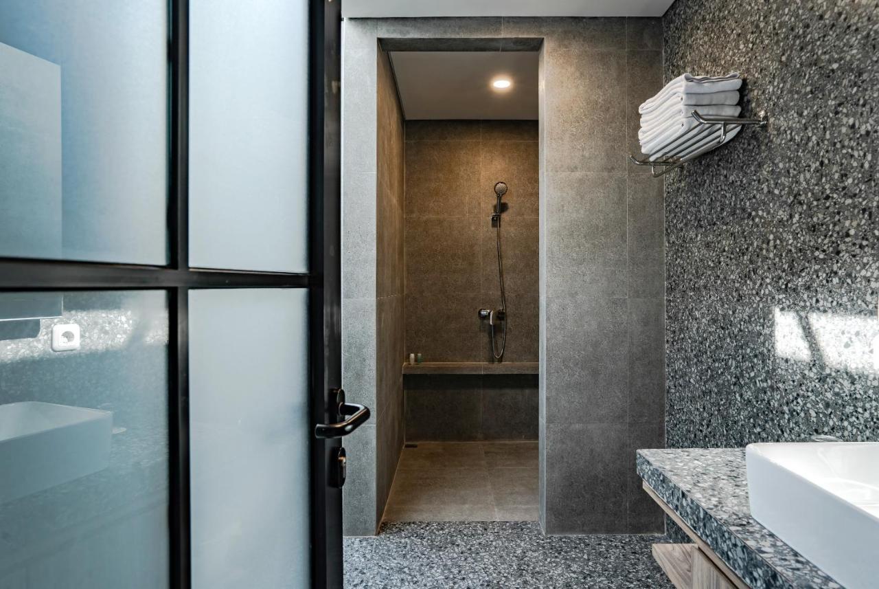 Hotel Loa Living Solo Baru Grogol Exterior foto